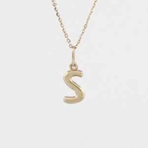 Zlaté písmeno "S"